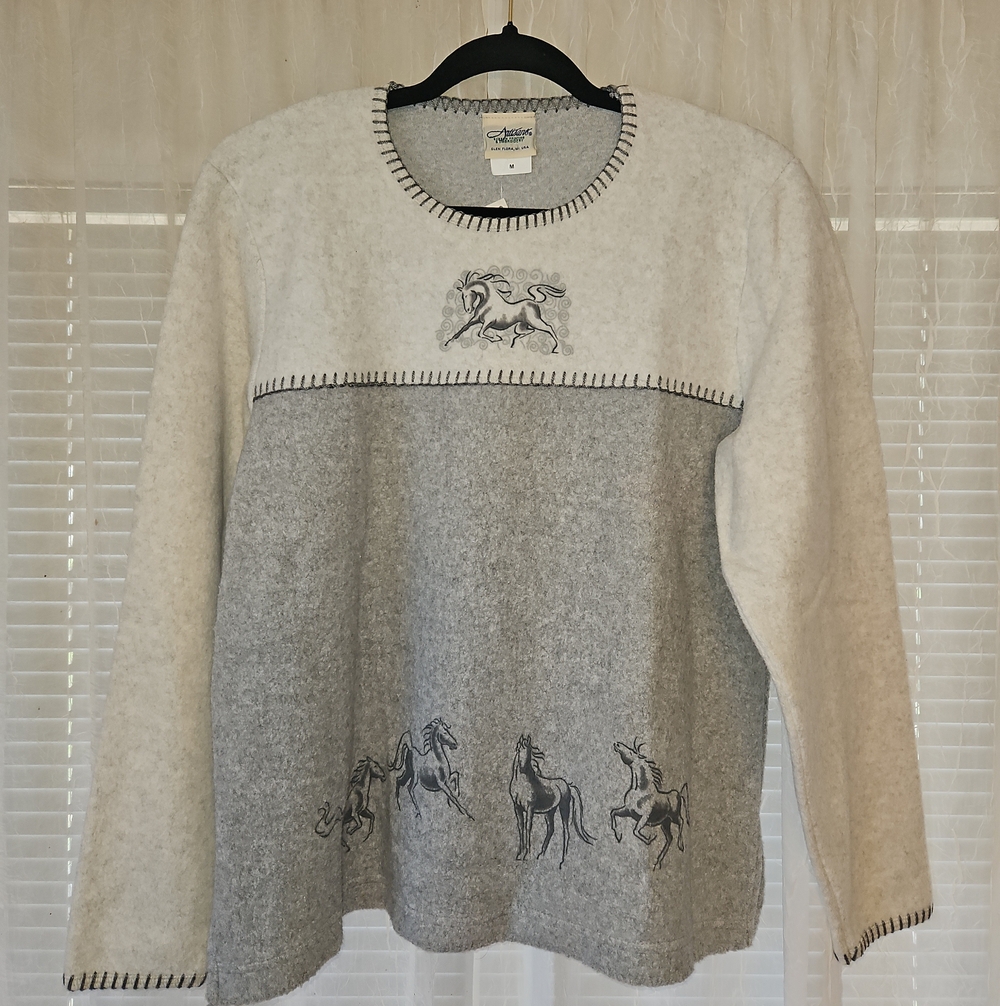 Artisans Classic Horse Motif Gray & Cream Sweater